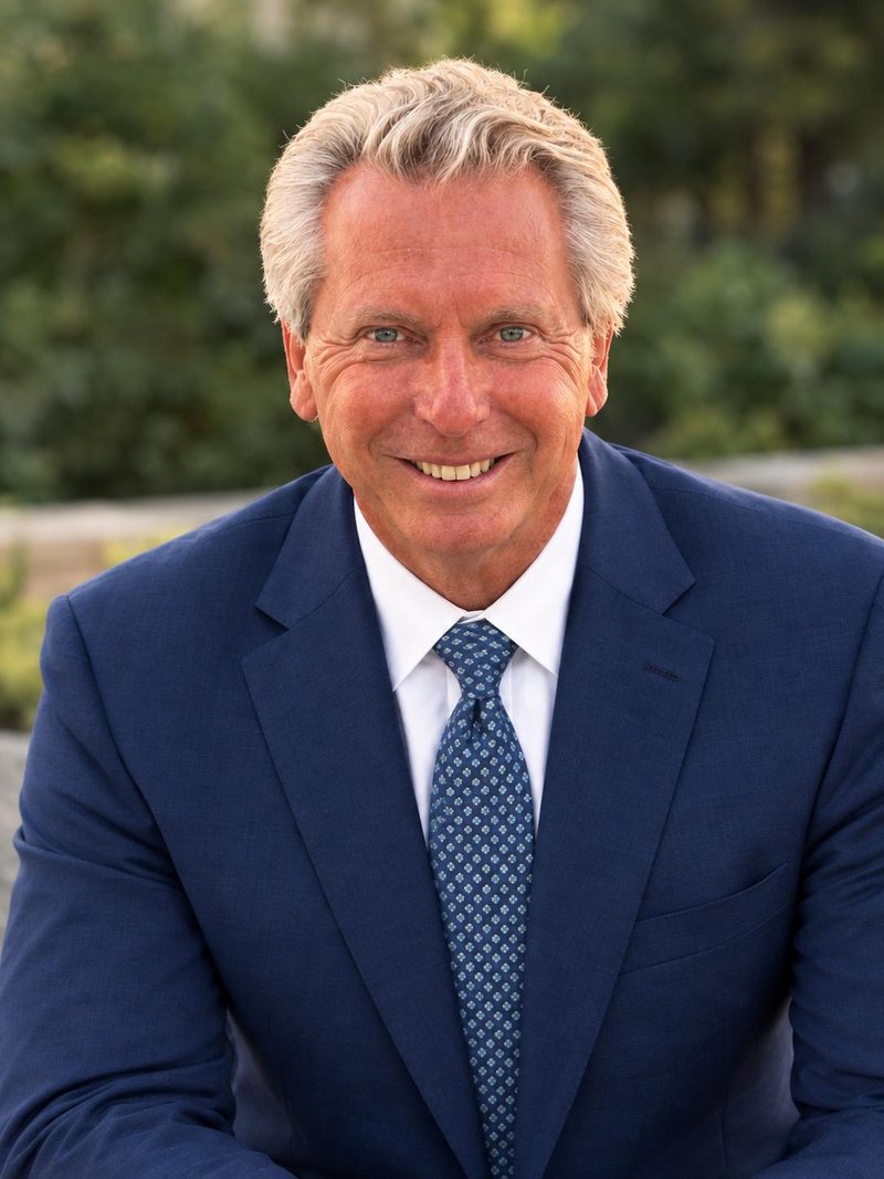 Portrait of attorney Robert E. Brennan Jr.